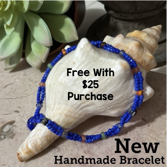 Free-New Handmade Bracelet-Seed Beads in Blue-Vintage Glass Bead Closure - Picture 1 of 12
